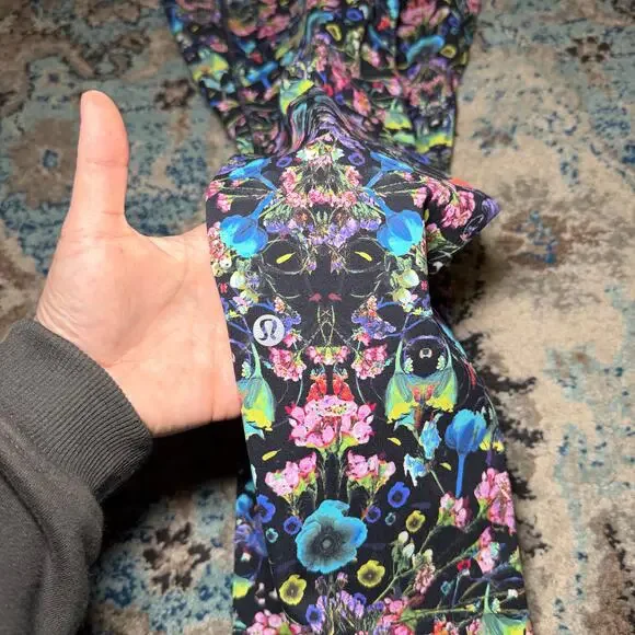 Lululemon tight - Picture 5 of 5